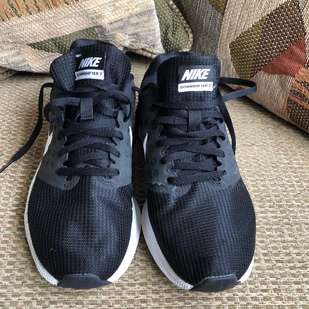 Nike Downshifter 7 Wide Black White 2019 Size 8